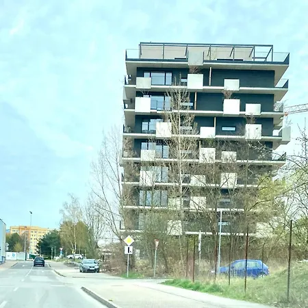 Metalart With Parking Kvetnica